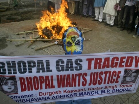 Bhopal gas tragedy: political apathy has proved worse than methyl isocynate Bhopal gas tragedy: political apathy has proved worse than methyl isocynate