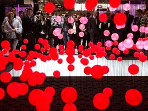 Oracle catches up with Salesforce, enters cloud Oracle catches up with Salesforce, enters cloud