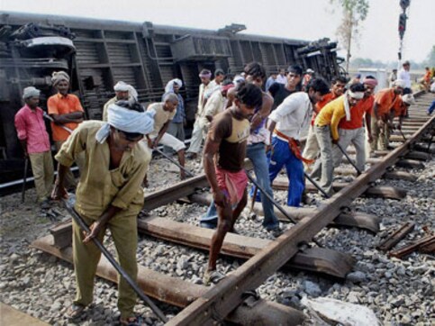 Don't know how I'm alive: Doon Express survivor Don't know how I'm alive: Doon Express survivor