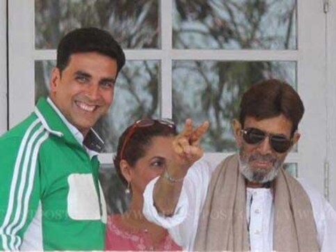 Rajesh Khanna's health improving, likely to be released soon Rajesh Khanna's health improving, likely to be released soon