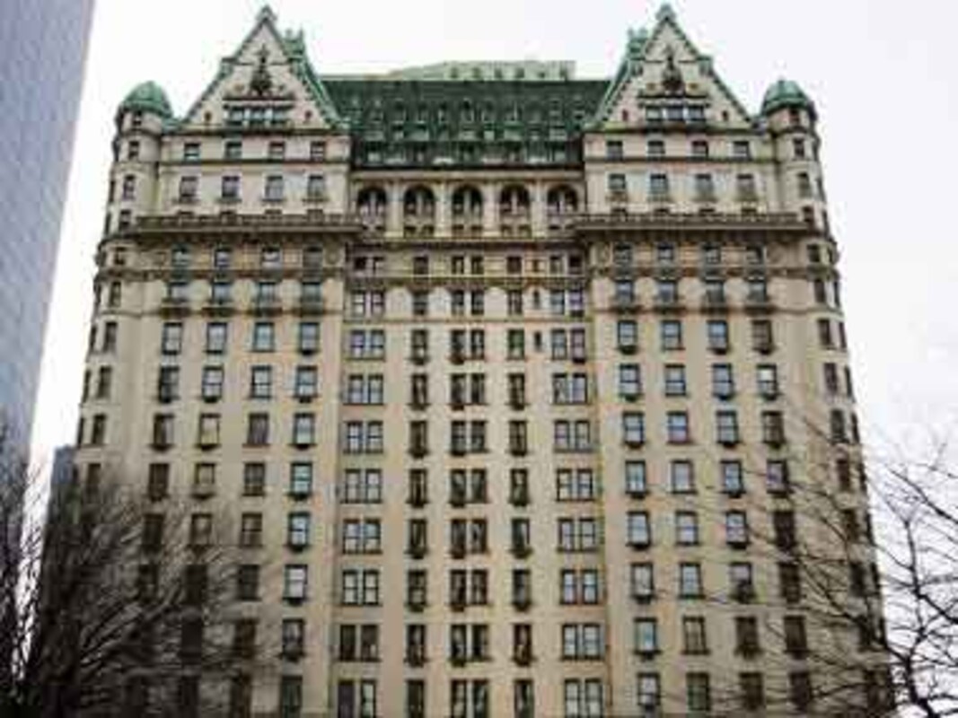 Sahara Buys New York S Plaza Hotel For 570 Mn Business News Firstpost