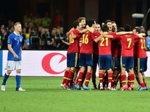 Spain make history, crush Italy 4-0 to win Euro 2012 Spain make history, crush Italy 4-0 to win Euro 2012