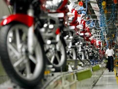 Bajaj Auto bullish on next quarters; shares up Bajaj Auto bullish on next quarters; shares up