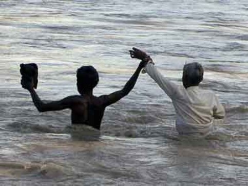 North Bengal rivers recede, flood situation better North Bengal rivers recede, flood situation better