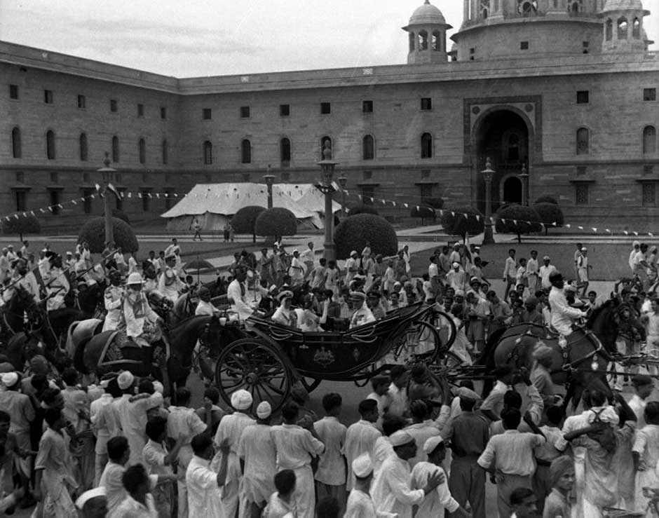 In this handout picture taken 15 August 1947, British Governor-General Lord Mountbatten (C) gestures as he rides in a carriage alongside Lady Edwina Mountbatten prior to witnessing the raising of the Indian tri-colour. AFP / Getty Images In this handout picture taken 15 August 1947, British Governor-General Lord Mountbatten (C) gestures as he rides in a carriage alongside Lady Edwina Mountbatten prior to witnessing the raising of the Indian tri-colour. AFP / Getty Images