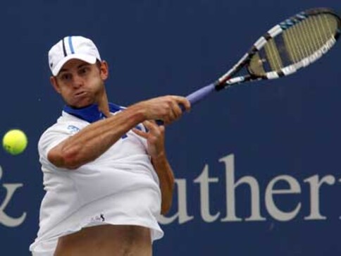 Cincinnati Open: Venus survives as Serena, Roddick crash out