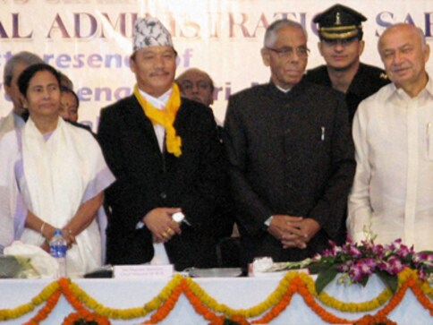 Centre promises Rs 200 crore to new Gorkhaland administration