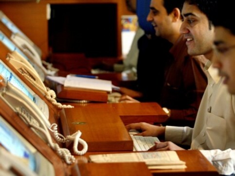 Technical calls: Buy DLF, sell Hindalco Technical calls: Buy DLF, sell Hindalco