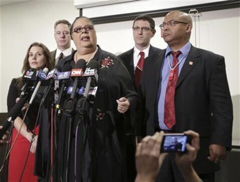 Chicago mayor, teachers move to end strike with tentative deal