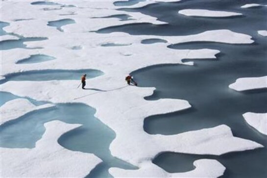 Arctic sea ice melts to lowest level on record Arctic sea ice melts to lowest level on record