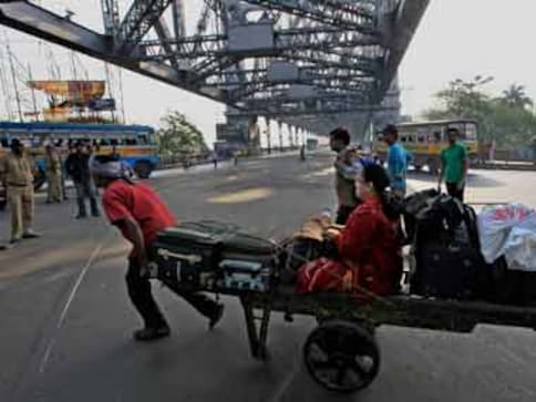 West Bengal: Private buses keep off roads for second day West Bengal: Private buses keep off roads for second day