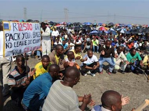 South Africa miners celebrate wage deal South Africa miners celebrate wage deal