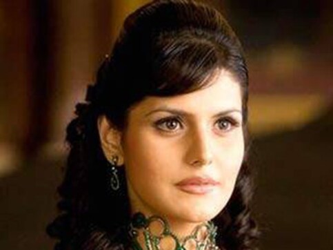 Zarine Khan offered a film with Billy Zane Zarine Khan offered a film with Billy Zane
