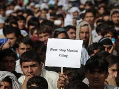 Anti-Islam film protests turn into mayhem in Dhaka