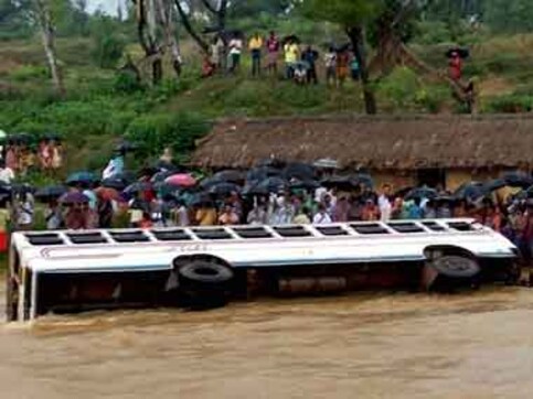 Toll in Bengal bus tragedy rises to nine Toll in Bengal bus tragedy rises to nine