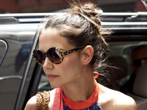 Is Katie Holmes dating Jeremy Strong? Is Katie Holmes dating Jeremy Strong?