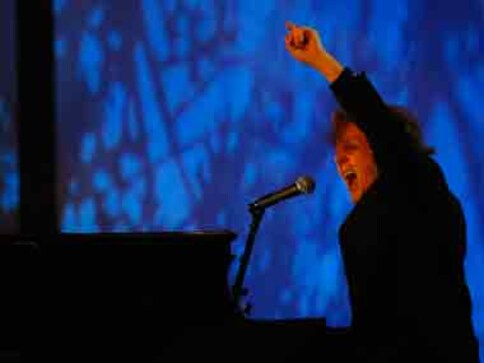 Paul McCartney to get top French honour