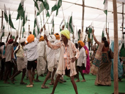 Govt talks fail, 50,000 landless farmers march to Delhi Govt talks fail, 50,000 landless farmers march to Delhi