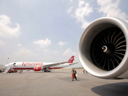 Kingfisher management, employees meet over salary issue