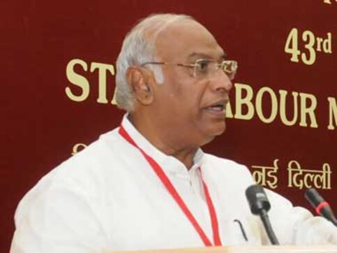 Govt may amend Contract Labour Act Govt may amend Contract Labour Act