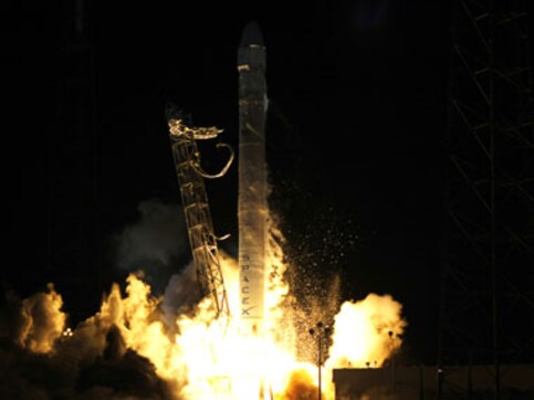 SpaceX completes mission, splashes into Pacific SpaceX completes mission, splashes into Pacific