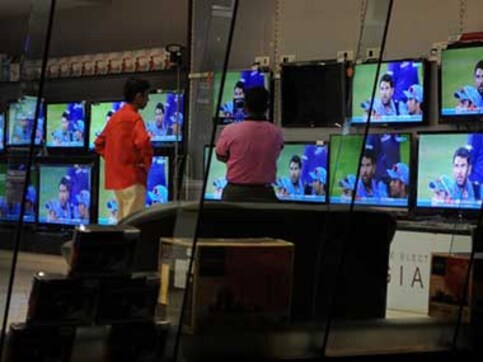 Compulsory set top box a burden on common man: Uddhav Compulsory set top box a burden on common man: Uddhav