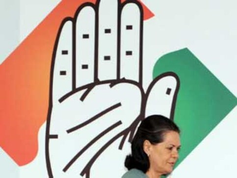 Two senior Cong leader clash in public Two senior Cong leader clash in public
