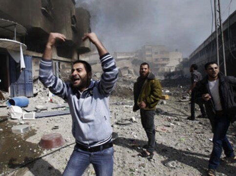 Hamas gunmen kill 6 suspected collaborators with Israel Hamas gunmen kill 6 suspected collaborators with Israel