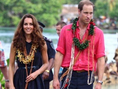 'Kate Middleton pregnant, royal couple to announce next month'