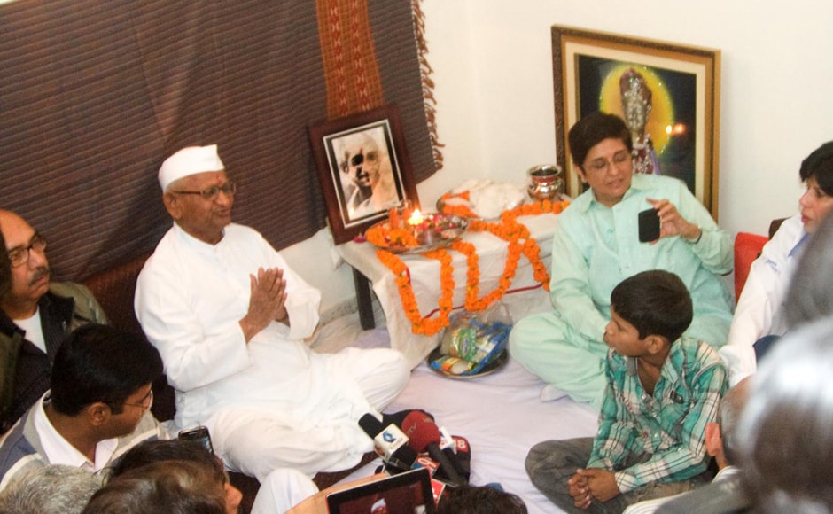 Anna Hazare with Kiran Bedi at Sarvodaya Enclave in south Delhi. Naresh Sharma/Firstpost Anna Hazare with Kiran Bedi at Sarvodaya Enclave in south Delhi. Naresh Sharma/Firstpost