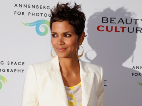 Halle Berry joins Roland Emmerich's disaster thriller Moonfall; film scheduled to go on the floors in late 2020 Halle Berry joins Roland Emmerich's disaster thriller Moonfall; film scheduled to go on the floors in late 2020