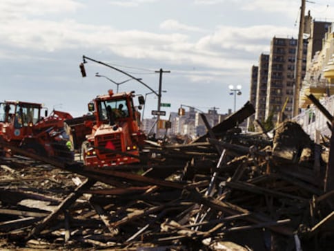 Sandy aftermath: NY grapples with commuters thronging feeble transport system