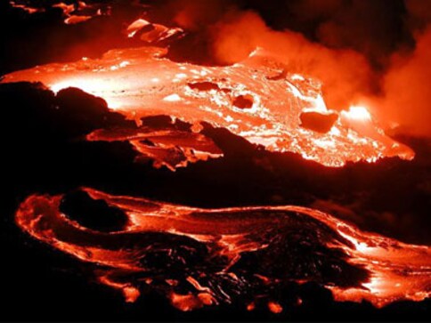 Hawaii volcano spills lava into ocean creating spectacular show