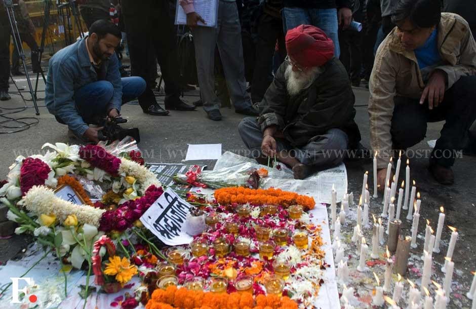 Protesters in Jantar Mantar light candles for the 23-year-old girl who died on Saturday. Naresh Sharma/Firstpost Protesters in Jantar Mantar light candles for the 23-year-old girl who died on Saturday. Naresh Sharma/Firstpost