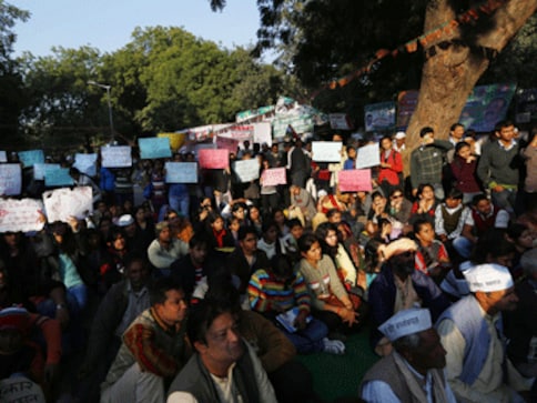 Delhi rape: Why do girls roam on streets at midnight, asks Cong leader Delhi rape: Why do girls roam on streets at midnight, asks Cong leader
