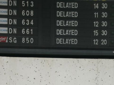 Delhi fog: IGI Airport disrupted schedule of over 40 flights Delhi fog: IGI Airport disrupted schedule of over 40 flights