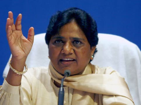 Mayawati blows PM bugle, asks party workers to aim for Red Fort Mayawati blows PM bugle, asks party workers to aim for Red Fort
