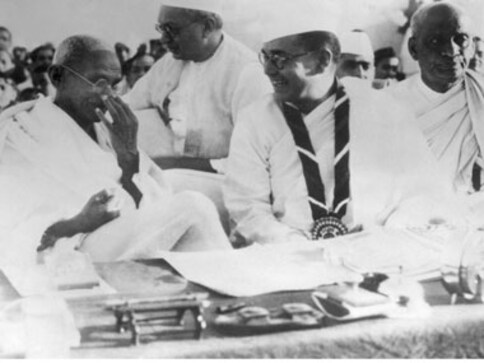 Netaji's family seeks Mamata's help to solve mistery