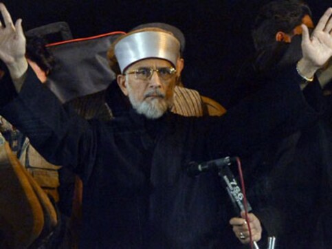 Pak govt forms committee to hold talks with Qadri Pak govt forms committee to hold talks with Qadri