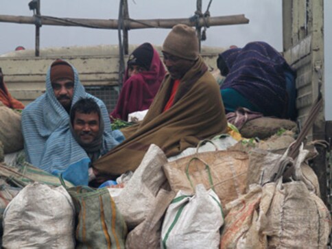 Truck overturns, kills 25 in Bihar