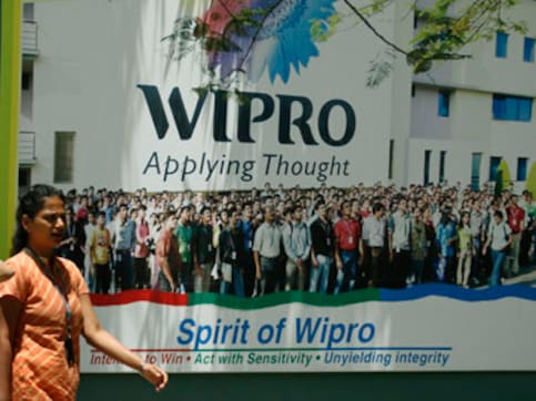 Wipro appoints TCS BPO head Abid Ali Neemuchwala as COO Wipro appoints TCS BPO head Abid Ali Neemuchwala as COO
