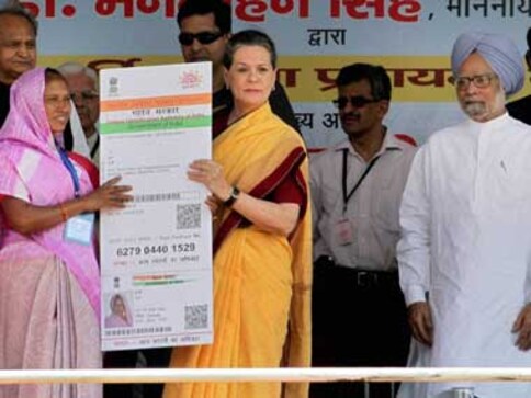 Government admits problems over Aadhaar