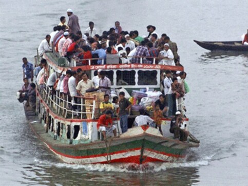 Dozens missing as Bangladesh ferry sinks Dozens missing as Bangladesh ferry sinks