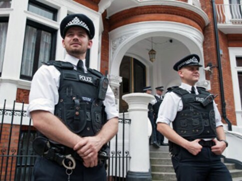 Britain's ethnic minority cop alleges biased recruitment