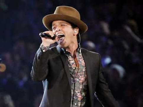 AMAs 2017: Bruno Mars sweeps top honours; Despacito wins Best Song title AMAs 2017: Bruno Mars sweeps top honours; Despacito wins Best Song title