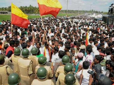 Cauvery dispute: Karnataka protests as Jaya hails 'great victory' Cauvery dispute: Karnataka protests as Jaya hails 'great victory'