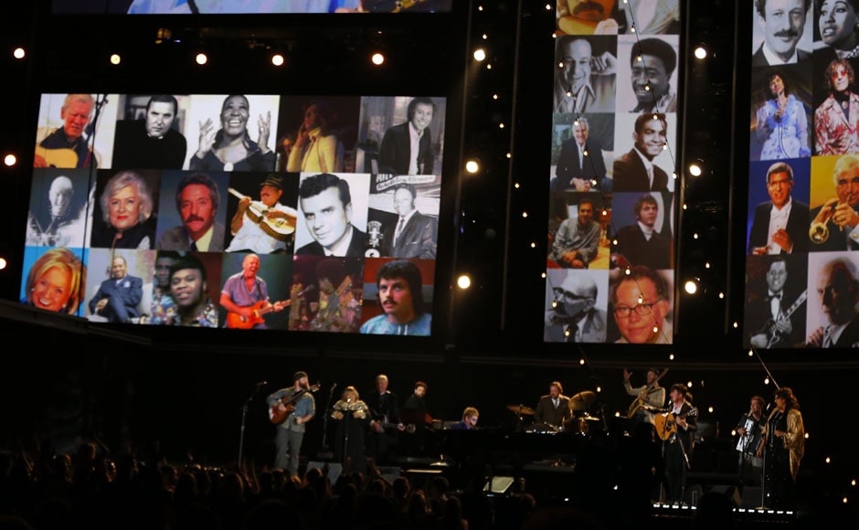 Elton John and others perform "The Weight" as a tribute to Levon Helm of The Band. Reuters Elton John and others perform "The Weight" as a tribute to Levon Helm of The Band. Reuters