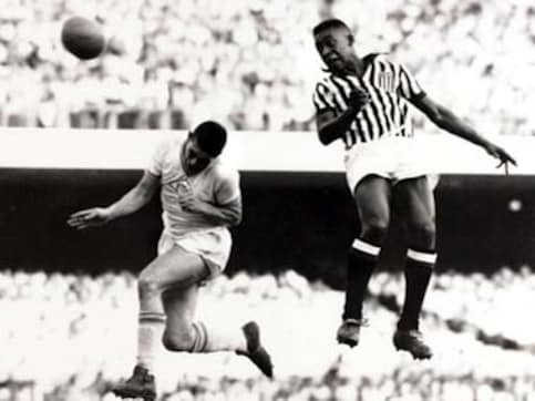 Pele tops Messi as football's greatest big-game scorer Pele tops Messi as football's greatest big-game scorer