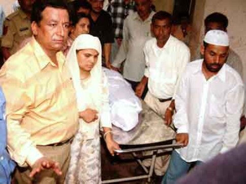Ishrat Jahan case: CBI arrests two policemen involved
