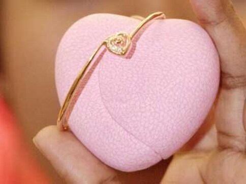 Valentine Day's alert: Why diamonds are not a girl's best friend